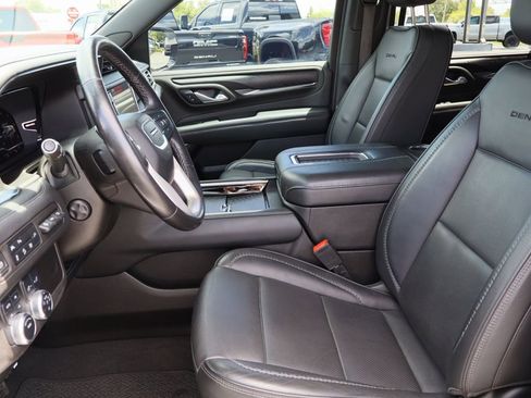 Used 2022 GMC Yukon XL Denali AWD/4WD image 23