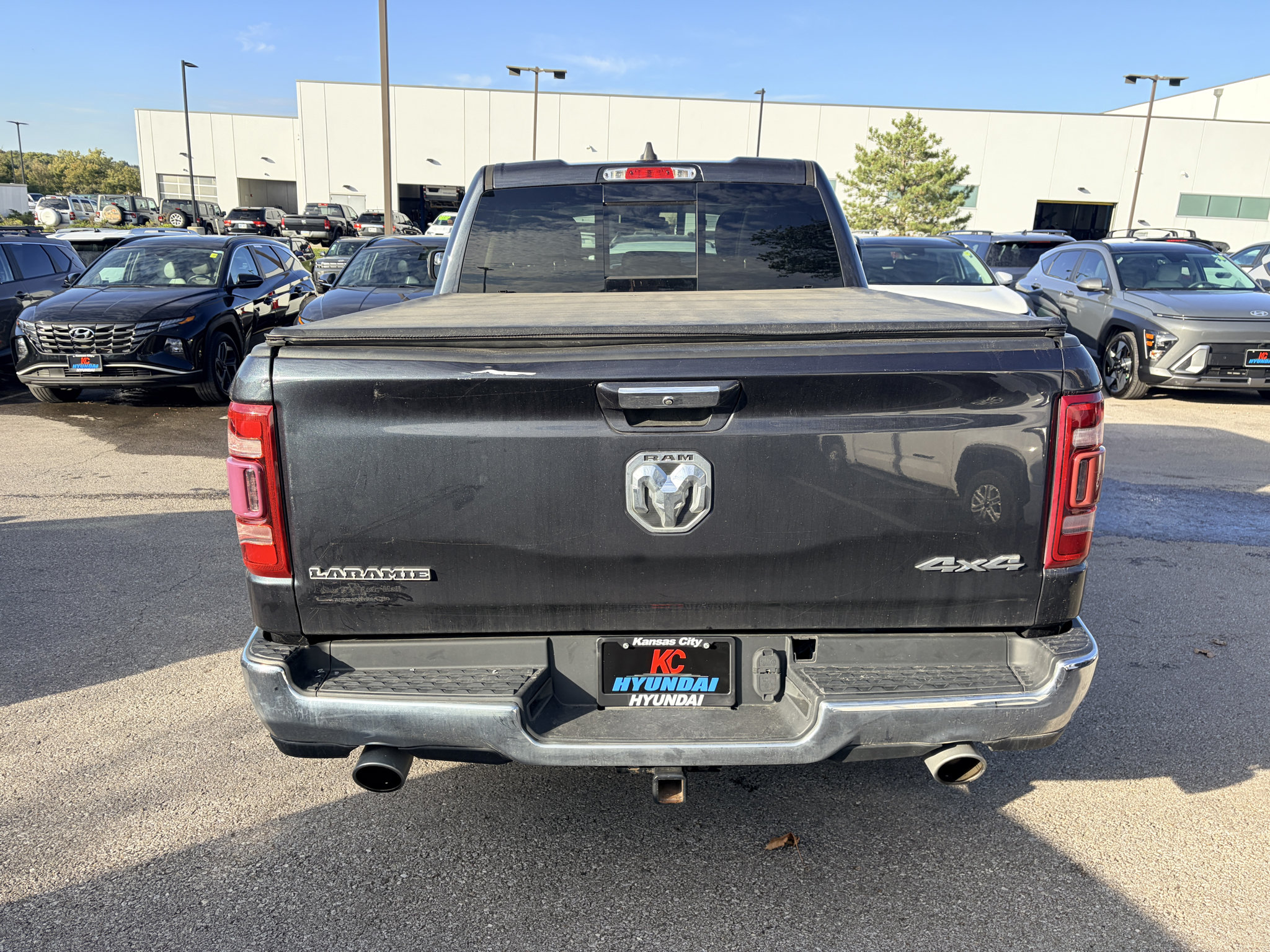 Used 2019 RAM 1500 Laramie AWD/4WD image 4