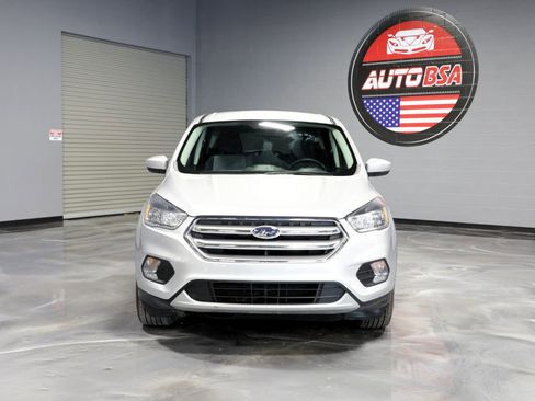 Used 2017 Ford Escape SE AWD/4WD image 2