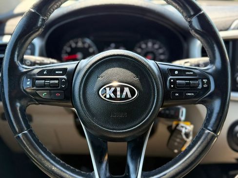 Used 2017 Kia Sorento LX w/ LX Convenience Package image 14