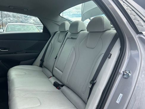 Used 2025 Hyundai Elantra Limited FWD image 22