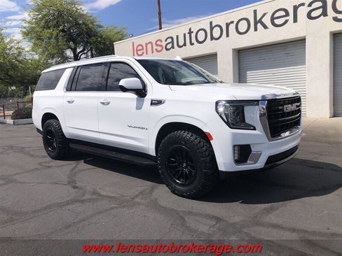 Used 2022 GMC Yukon XL SLE w/ Gmc Pro Safety Plus Package RWD image 2