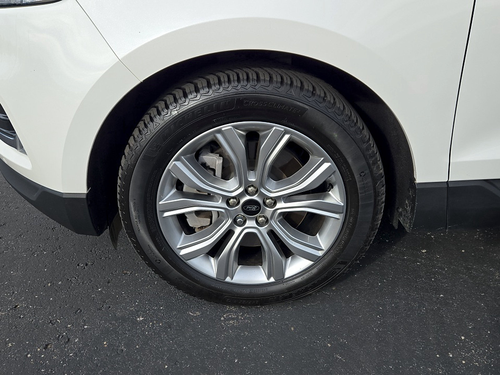 Used 2024 Ford Edge Titanium w/ Equipment Group 301A AWD/4WD image 25