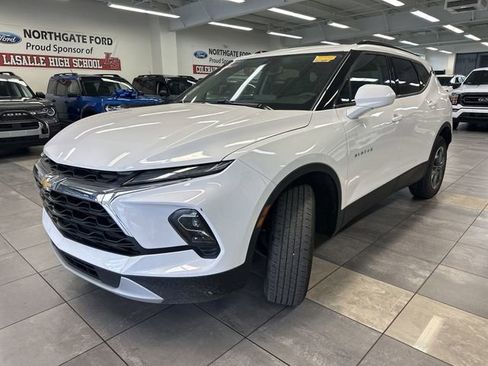 Used 2024 Chevrolet Blazer LT w/ Convenience Package FWD image 13