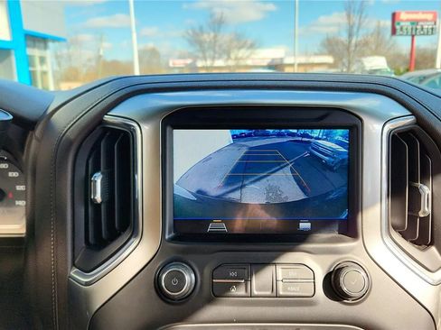 Used 2021 Chevrolet Silverado 1500 LT image 21