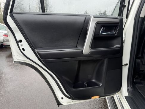 Used 2016 Toyota 4Runner Limited image 29
