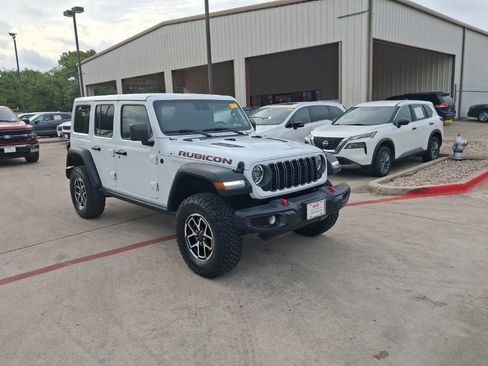 Used 2025 Jeep Wrangler Unlimited Rubicon image 6