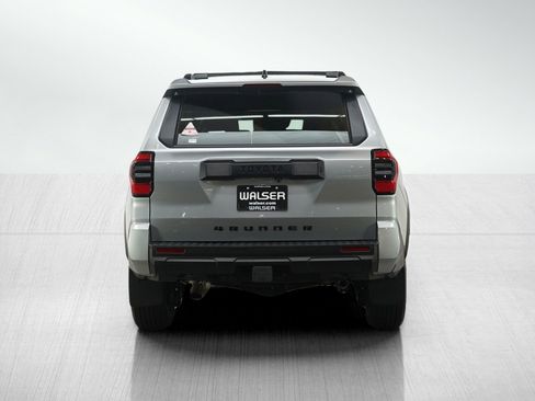 Used 2025 Toyota 4Runner SR5 AWD/4WD image 4