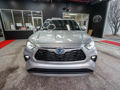 Used 2024 Toyota Highlander Platinum image 6