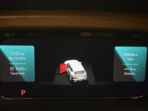 Used 2025 Volkswagen Atlas SE FWD image 11