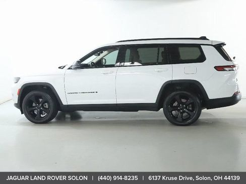 Used 2022 Jeep Grand Cherokee L Limited w/ Luxury Tech Group II AWD/4WD image 4