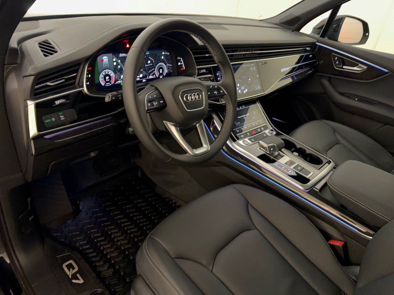 Used 2026 Audi Q7 2.0T Premium w/ Convenience Plus Package AWD/4WD image 4