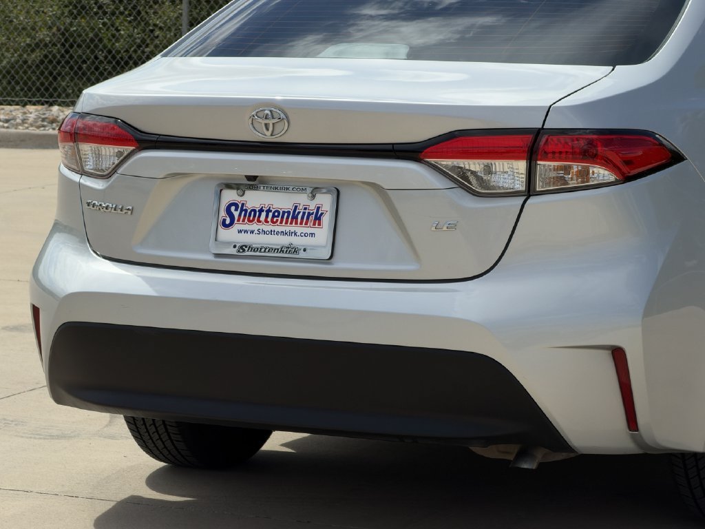 Used 2024 Toyota Corolla LE FWD image 6