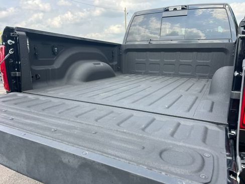 Used 2025 RAM 2500 Laramie AWD/4WD image 11