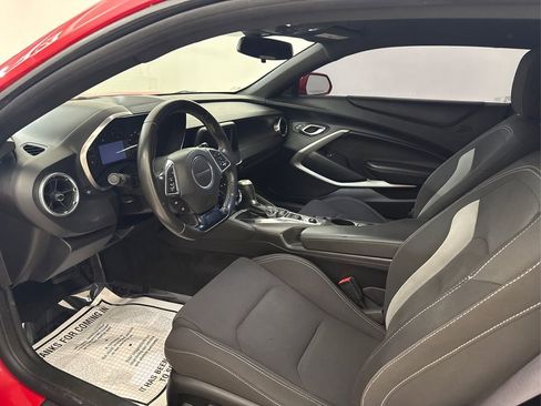 Used 2016 Chevrolet Camaro LT RWD image 9