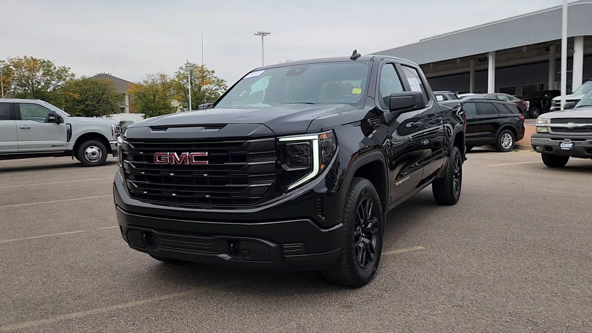 Used 2024 GMC Sierra 1500 Pro w/ Graphite Edition AWD/4WD image 4