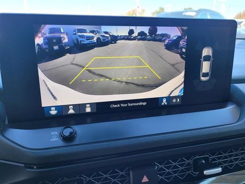 Used 2023 Honda Accord Touring image 11