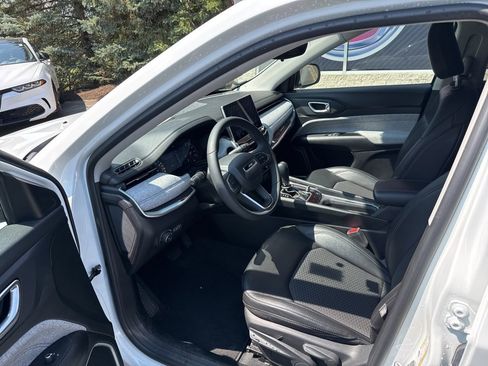 Used 2022 Jeep Compass Latitude image 22