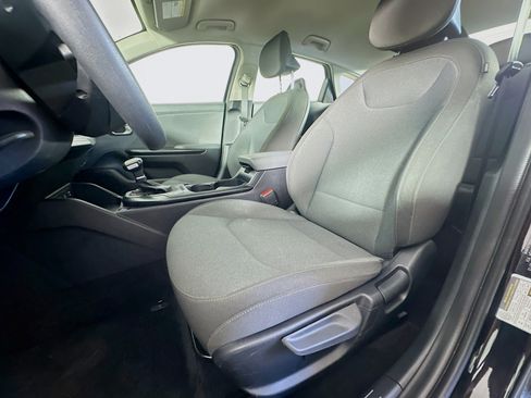 Used 2025 Kia K4 FWD image 13