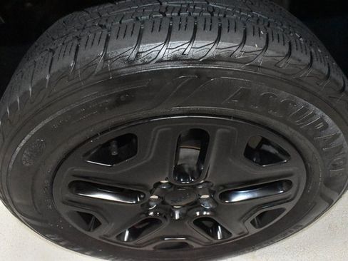 Used 2018 Jeep Renegade Trailhawk w/ Cold Weather Group II image 9