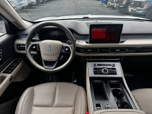 Certified 2023 Lincoln Aviator AWD w/ Premium Package image 13