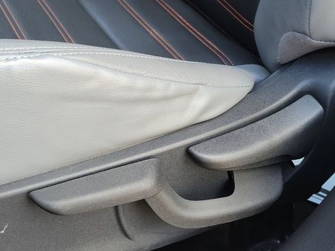 Certified 2023 Nissan Kicks SR w/ SR Premium Package FWD image 17