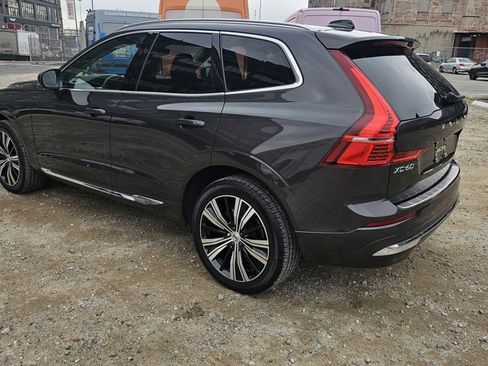 Certified 2023 Volvo XC60 B5 Plus w/ Climate Package image 2