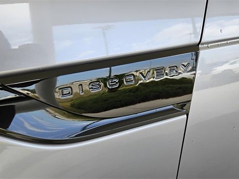 Used 2020 Land Rover Discovery Landmark image 10