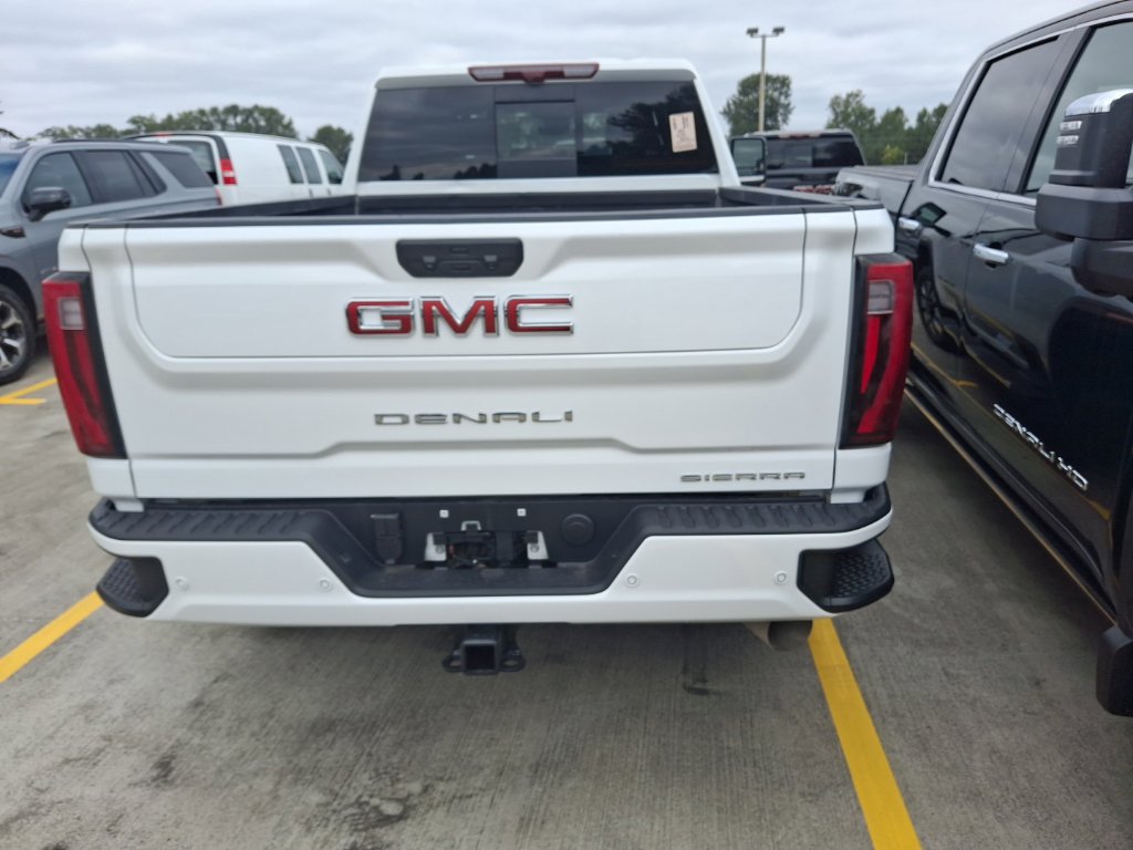 Used 2024 GMC Sierra 3500 Denali w/ Denali Reserve Package AWD/4WD image 7