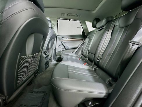 Used 2023 Audi Q5 e Premium Plus w/ Premium Plus Package image 9