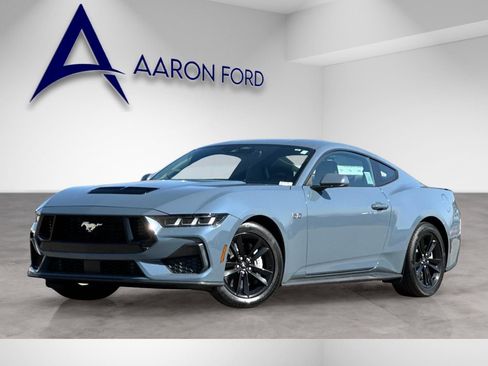 Used 2024 Ford Mustang GT RWD image 2