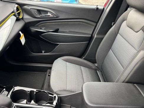New 2026 Chevrolet Trax LT w/ Driver Confidence Package image 32