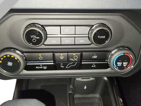 New 2025 Ford Bronco 4-Door AWD/4WD image 17