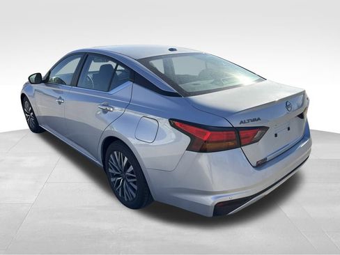 Used 2023 Nissan Altima 2.5 SV image 4