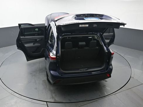 Used 2021 Toyota Highlander XLE image 52