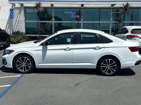 Used 2023 Volkswagen Jetta Sport FWD image 7