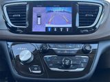 Used 2017 Chrysler Pacifica Limited image 4