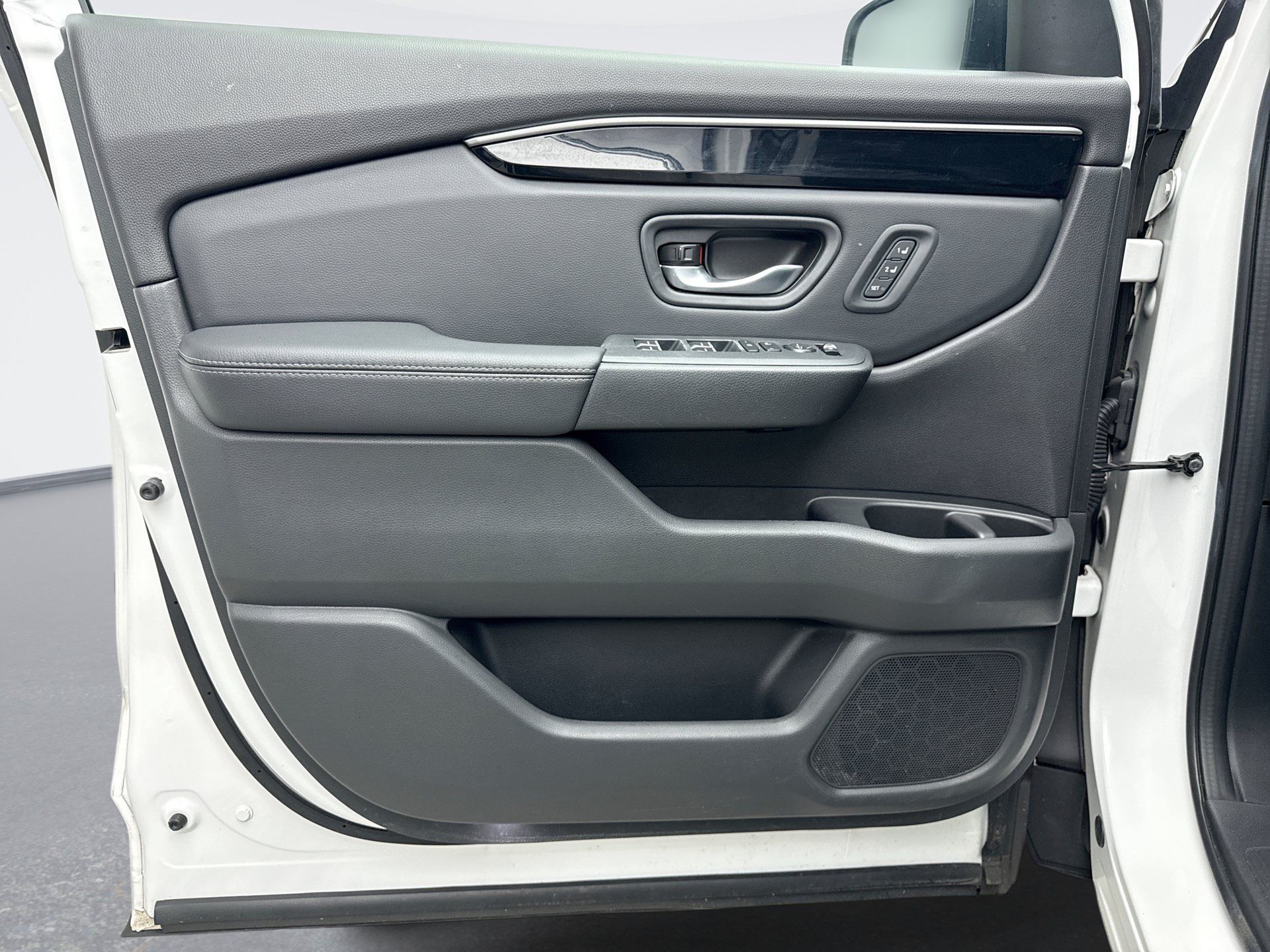 Used 2023 Honda Pilot Touring image 9