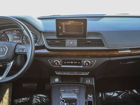 Used 2020 Audi Q5 2.0T Premium w/ Convenience Package image 12