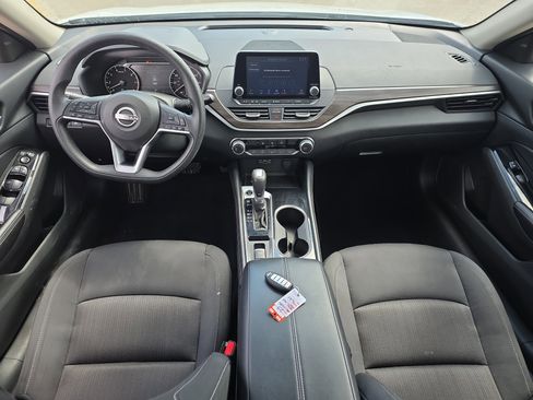 Used 2023 Nissan Altima 2.5 SV AWD/4WD image 11