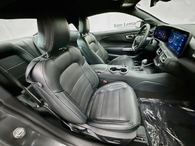 Used 2025 Ford Mustang Premium RWD image 27