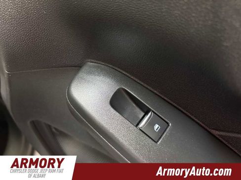 Used 2022 Ford Escape SE image 37