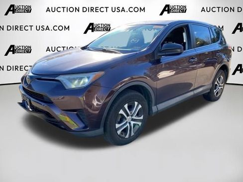 Used 2018 Toyota RAV4 LE w/ Carpet Mat Package image 1
