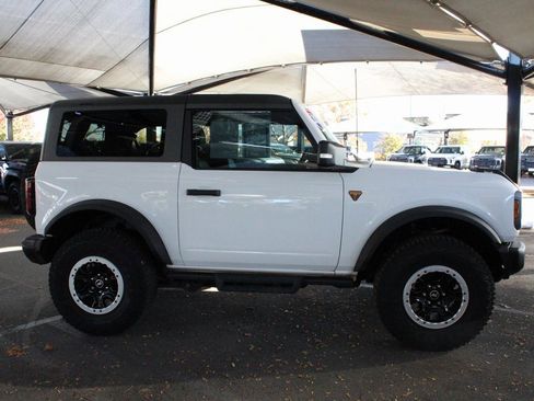 Used 2023 Ford Bronco Badlands w/ Sasquatch Package image 17