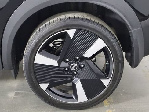 Used 2025 Nissan Kicks SR FWD image 37