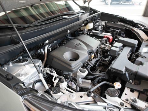 Certified 2025 Toyota RAV4 XLE image 33