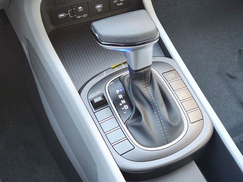 New 2026 Hyundai Kona SE image 18