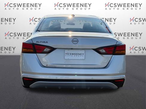 Used 2025 Nissan Altima 2.5 SV image 4