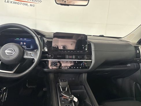 Used 2025 Nissan Pathfinder Platinum w/ Cargo Package AWD/4WD image 26