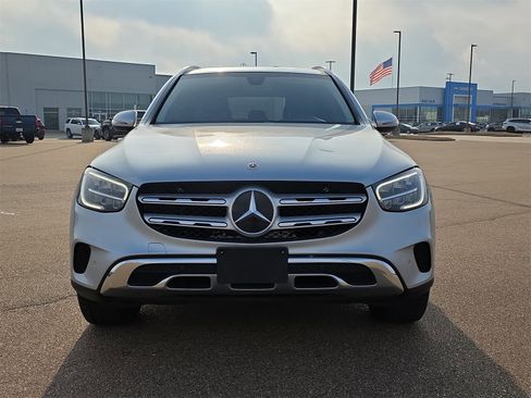Used 2021 Mercedes-Benz GLC 300 image 3